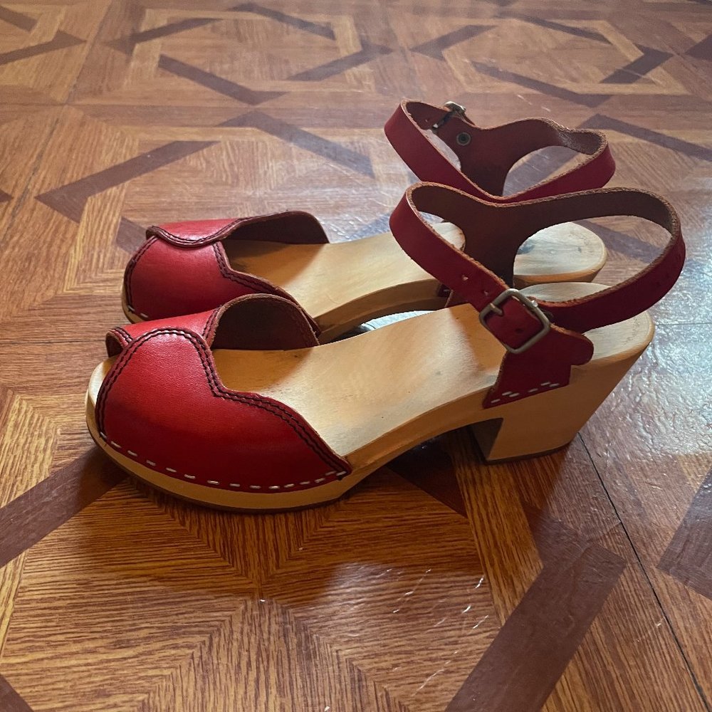 Strappy Swedish Hasbeen Heart Sandal Peeptoe Wooden Clogs Womens size 7.5